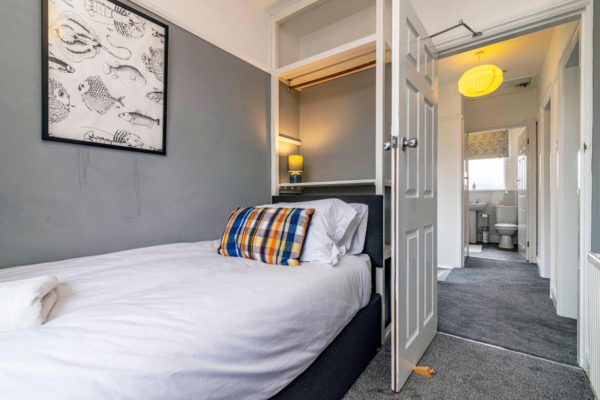 Lovely 4Bdr Home- Off Street Parking Sleeps 7 诺丁汉 外观 照片