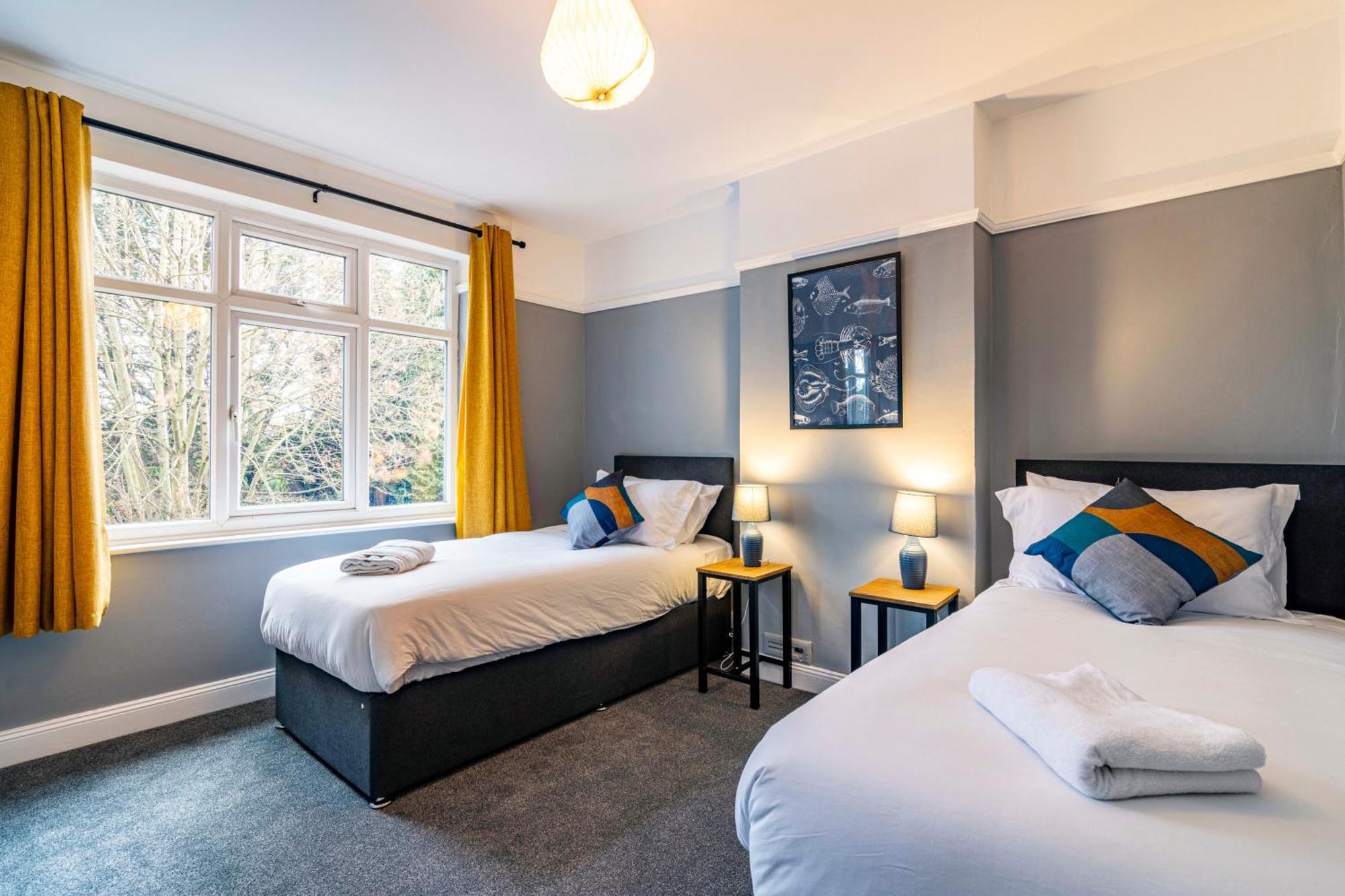 Lovely 4Bdr Home- Off Street Parking Sleeps 7 诺丁汉 外观 照片
