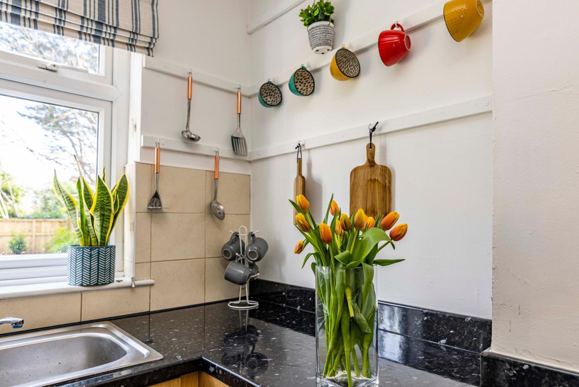 Lovely 4Bdr Home- Off Street Parking Sleeps 7 诺丁汉 外观 照片