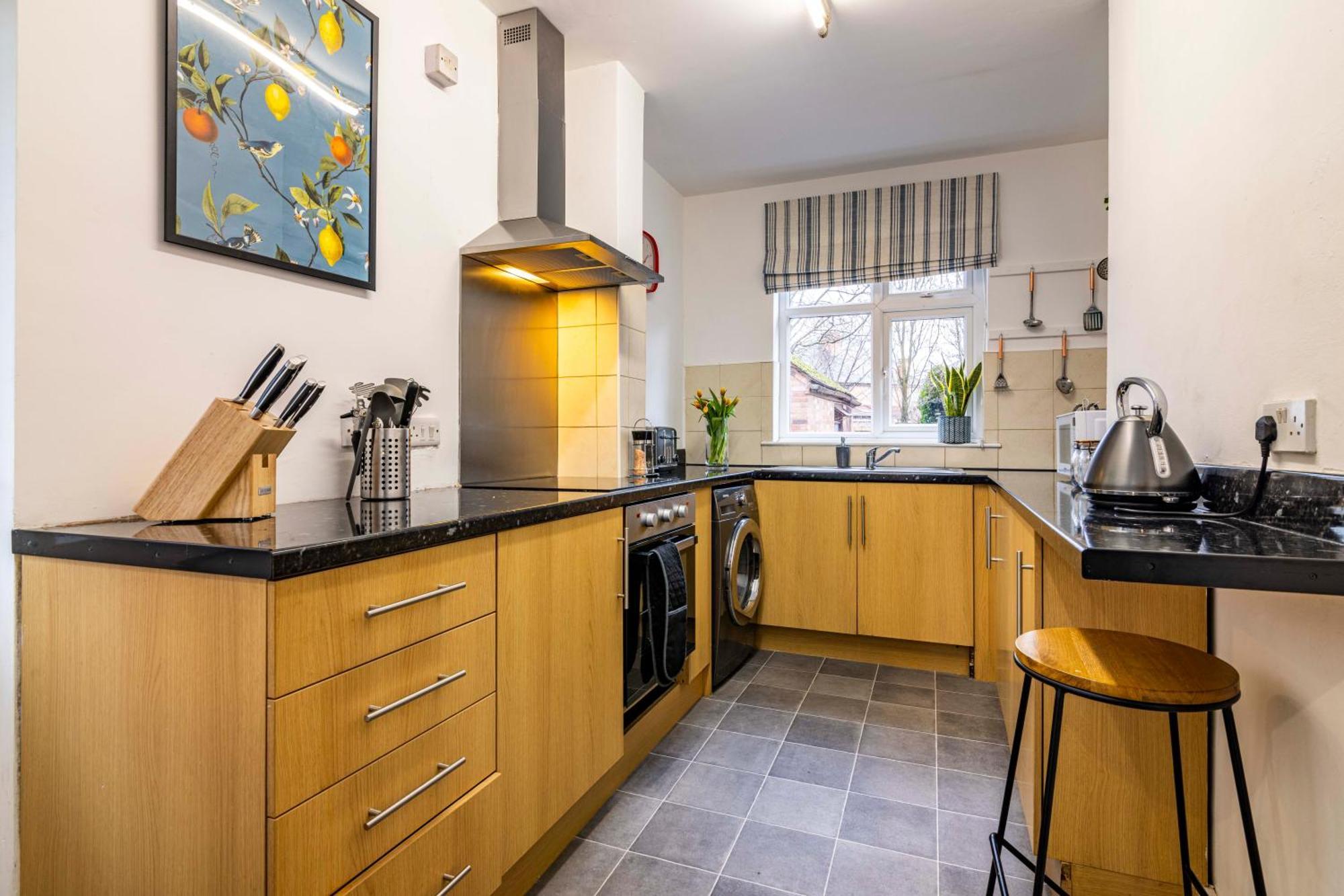 Lovely 4Bdr Home- Off Street Parking Sleeps 7 诺丁汉 外观 照片