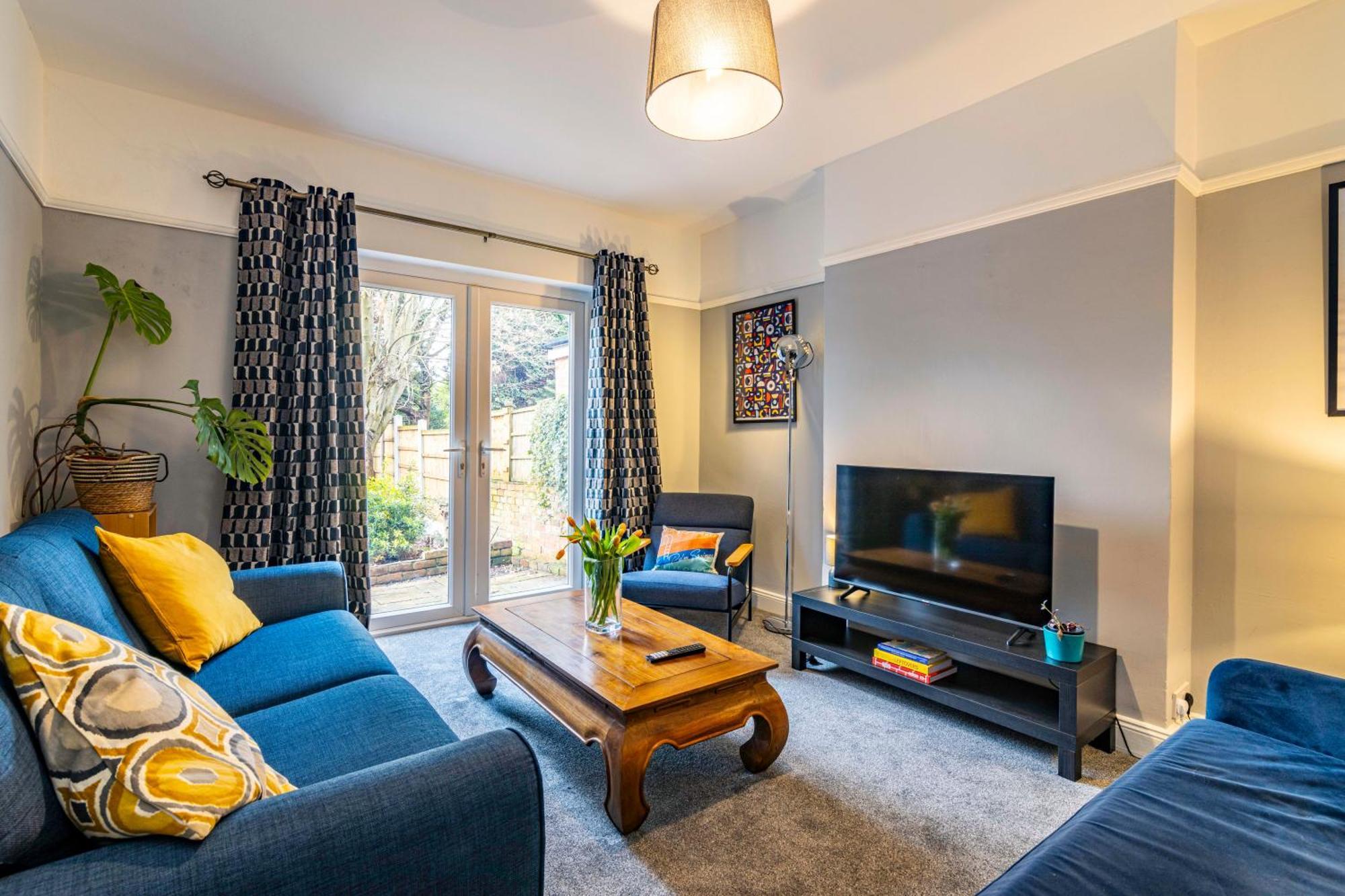Lovely 4Bdr Home- Off Street Parking Sleeps 7 诺丁汉 外观 照片