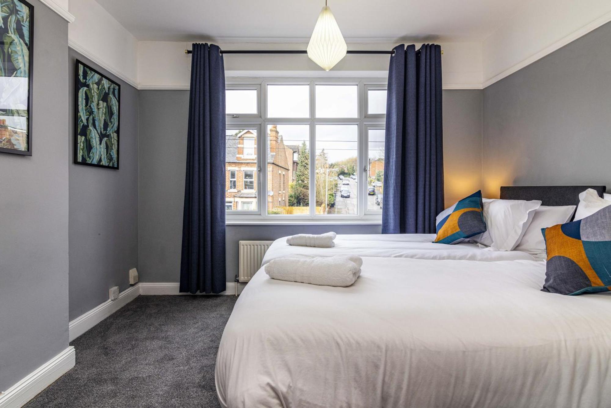 Lovely 4Bdr Home- Off Street Parking Sleeps 7 诺丁汉 外观 照片