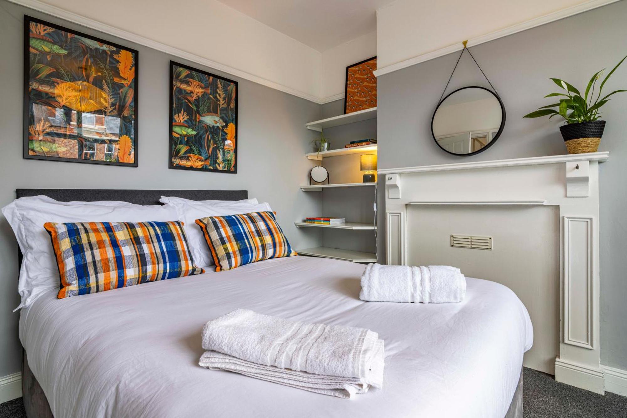 Lovely 4Bdr Home- Off Street Parking Sleeps 7 诺丁汉 外观 照片